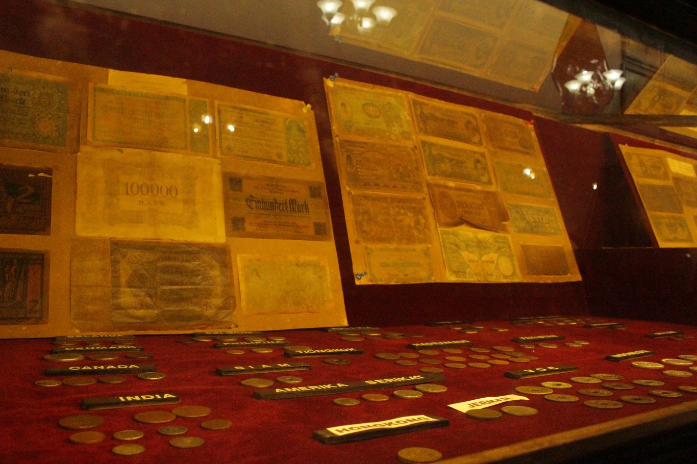 Koleksi Uang Kuno Museum Radyapustaka